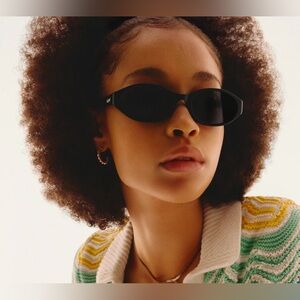 Quay Australia AURA POINTS Stylish Black Sunglasses for Women